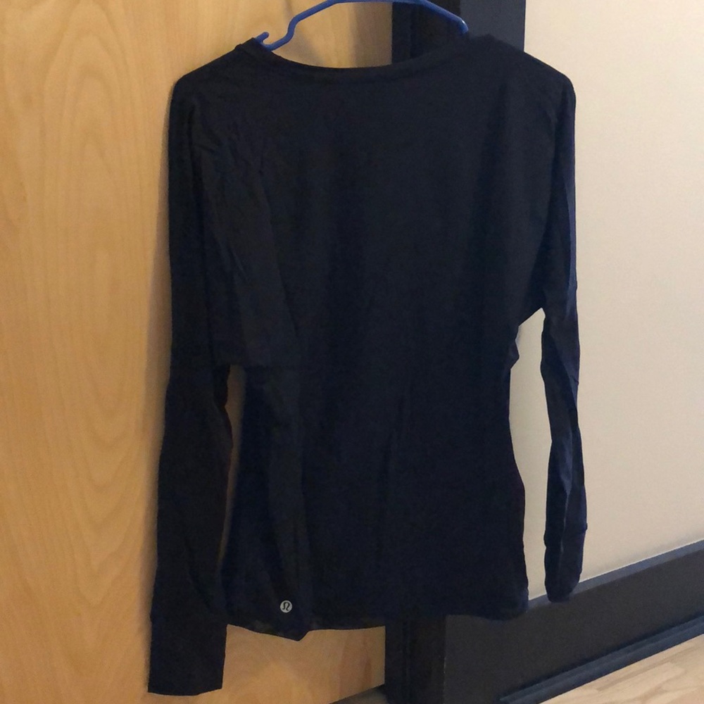 Black size 2 Lululemon long sleeve
